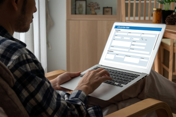 Formulário de inscrição on-line para registro moderno no site da Internet